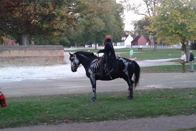 Colonial Williamsburg Ghost Stories and Walking Tour - Meeting Lonnie at Bruton Parish at 8 pm
