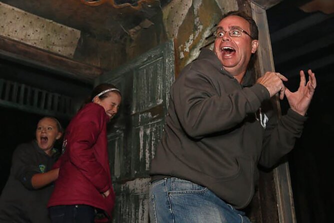 Combo: "Dark of the Moon" Ghost Tour + Red Light District Tour - The Strand and the Great Storm