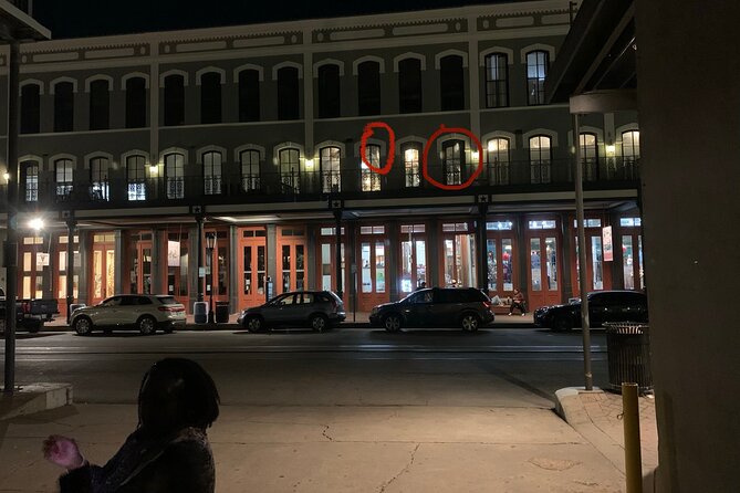 Combo: "Dark of the Moon" Ghost Tour + Red Light District Tour - A closer look at the guide styles