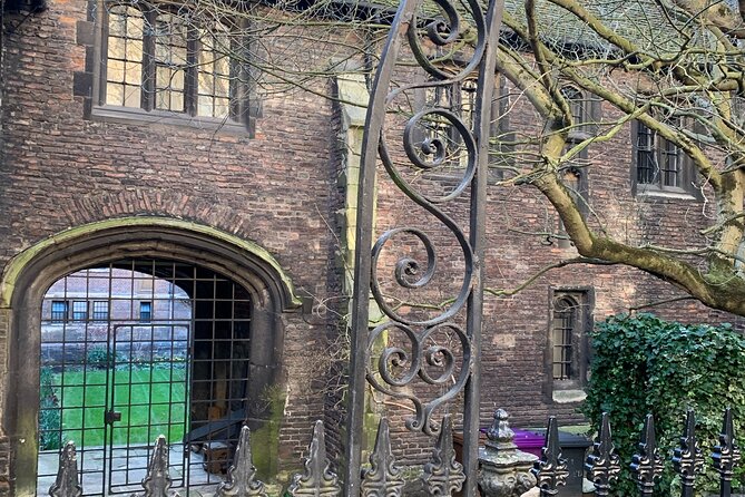 Creepy Cambridge - Cambridge's Most Entertaining Ghost Walk - Sidney Sussex College and the restless remains of Oliver Cromwell