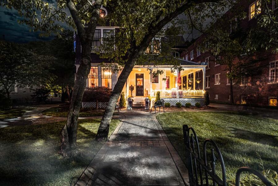 Curses & Corsets: Charlotte's Candlelight Ghost Tours - Key points to know before you book