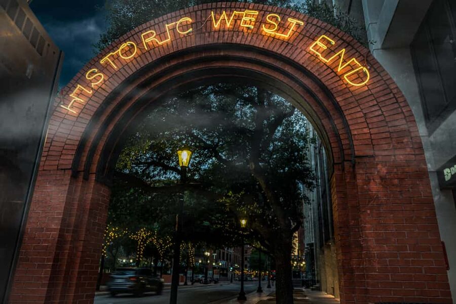 Dallas Spirits & Spirits Haunted Pub Crawl - Guide quality and the importance of a good storyteller