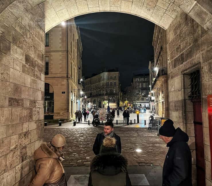 Dark Bordeaux: Ghosts, True Crimes, Eternal haunting Tales - Bordeaux after dark, where the stories begin