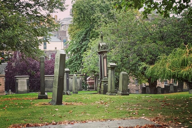 Dark History and Ghost Tour of Edinburgh - What the guide adds to the experience