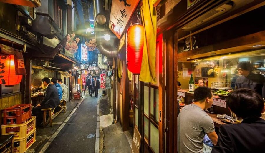 Dark Side of Tokyo Tour - Golden Gai and the restaurant streets of Shinjuku