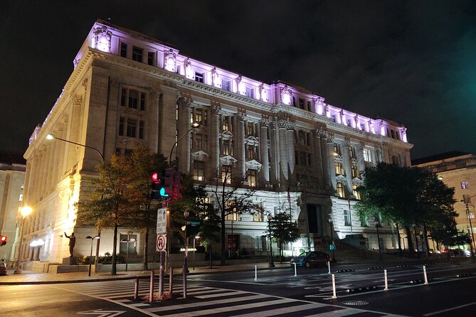 DC Ghosts Boos and Booze Haunted Pub Crawl By US Ghost Adventures - Occidental Grill and Washington deal-making