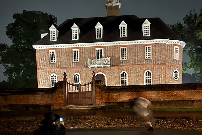 Dead Of Night Ghost Tour in Williamsburg / PARANORMAL EQUIPMENT - Why Denny matters to the evening