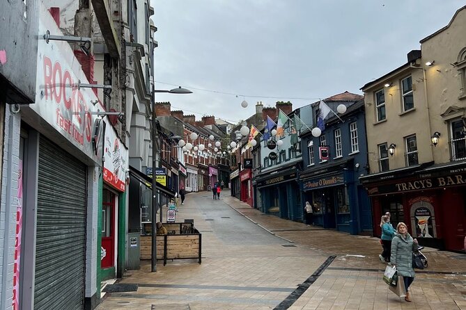 Derrie Danders: Unveiling Derry's Dark & Haunted Past Audio Tour - Lizzie O’Farrell’s, Butcher’s Gate, and famine-era tragedy