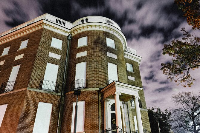 Dreaded Dead Descent of the District: DC Ghost Tour - The White House and Lincoln’s ghost