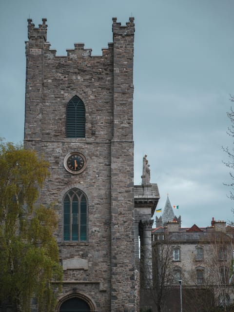 Dublin walking tour: ghosts & haunted places - Marsh’s Library and stories of dangerous love