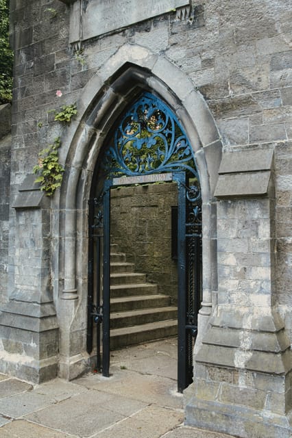 Dublin walking tour: ghosts & haunted places - St Stephen’s Green and the Shelbourne Hotel