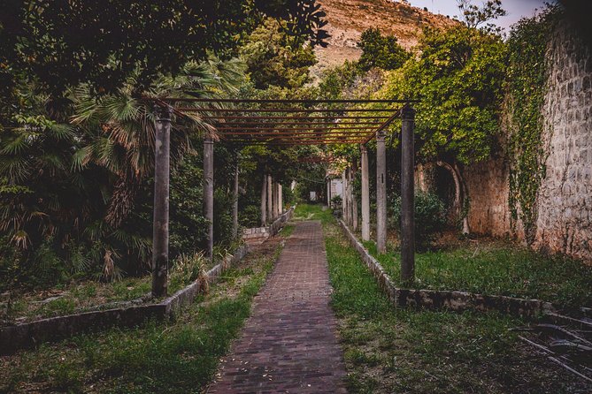 Dubrovnik Ghosts and Mystery Walking Tour - Pile, prison forts, and the final fountain