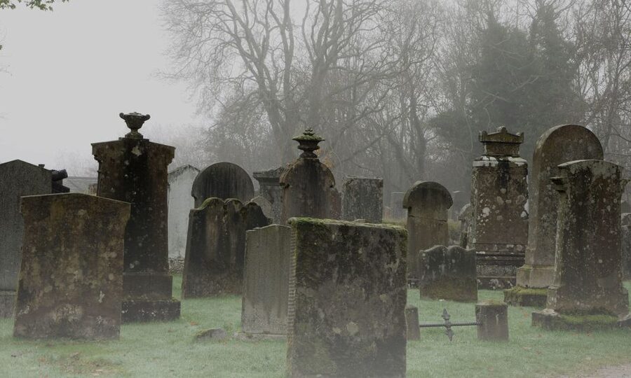 Edinburgh: 2-Hour Ghost Tour in Italian - Why Edinburgh works so well for a ghost walk