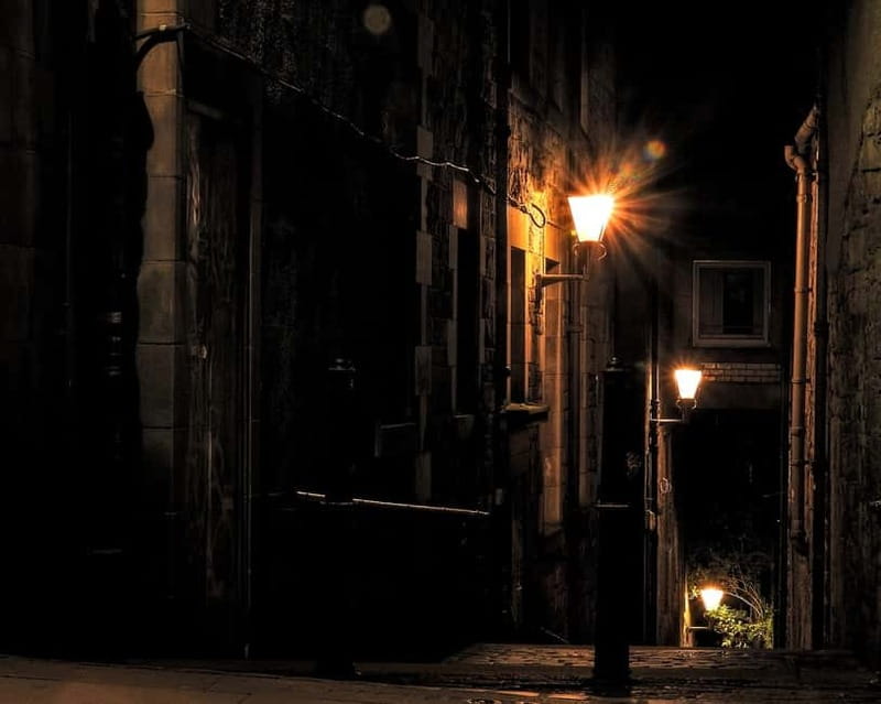 Edinburgh: Dark History Royal Mile Walking Tour - The Royal Mile beyond the postcard view