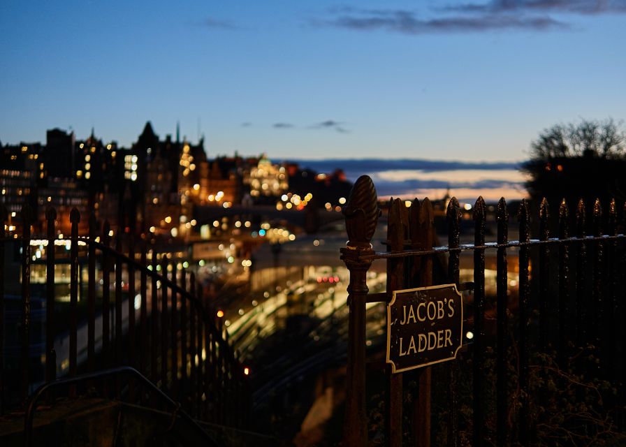 Edinburgh: Dark Secrets of the Old Town Ghost Walking Tour - Witch trials, warlocks, and the fear of magic