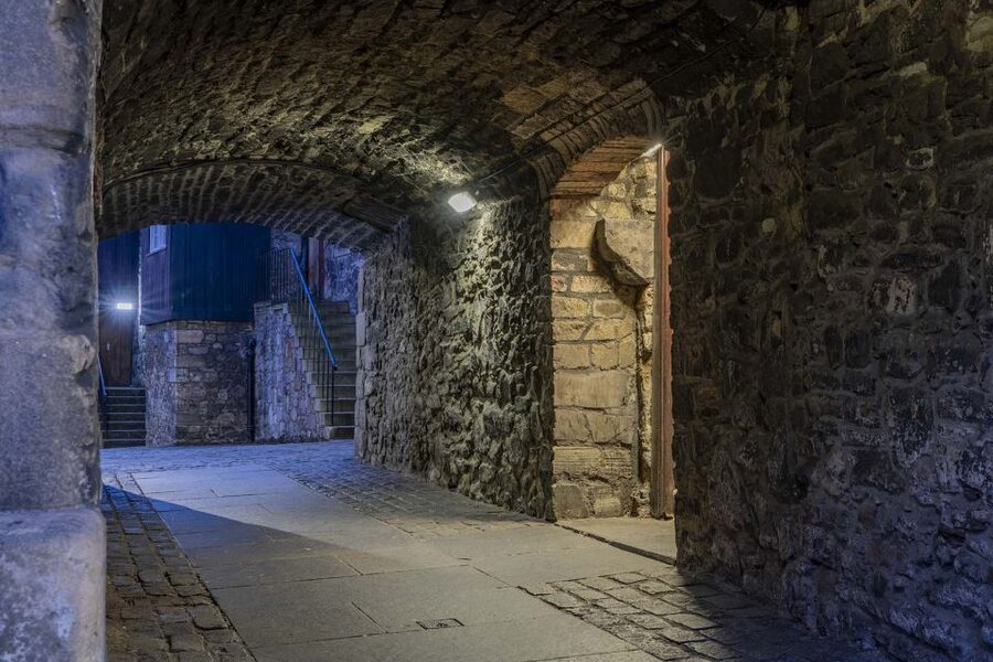 Edinburgh: Dark Secrets of the Old Town Ghost Walking Tour - Plague doctors and the Black Death
