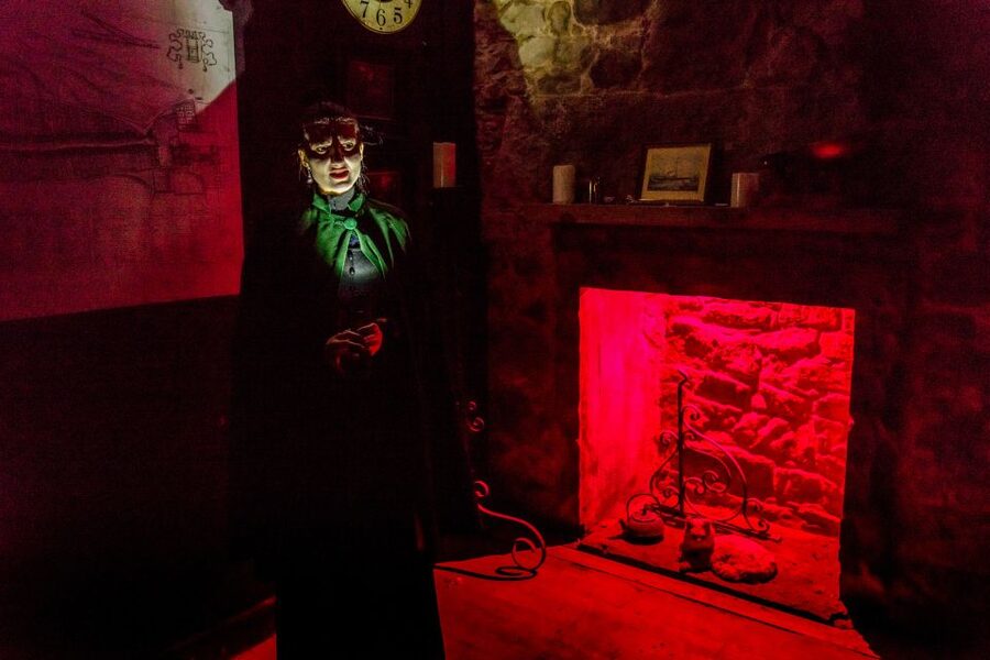 Edinburgh: Evening Underground Ghost Tour - Why the Royal Mile walk matters