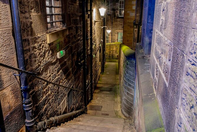 Edinburgh Ghost Tour: Mysteries, Legends and Murders - Canongate Kirkyard and Edinburgh’s uneasy graves