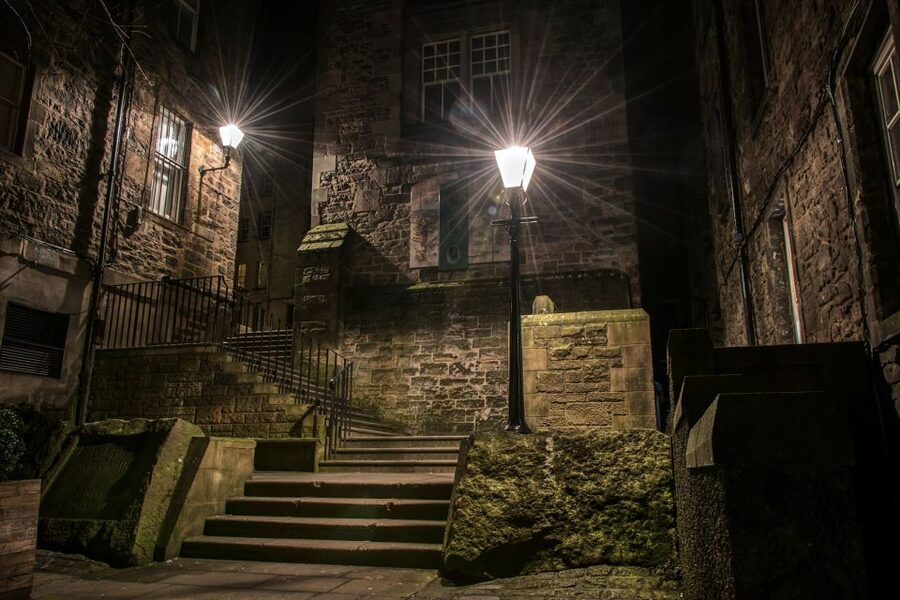 Edinburgh: Guided Ghost Walking Tour - Why this Edinburgh ghost walk works
