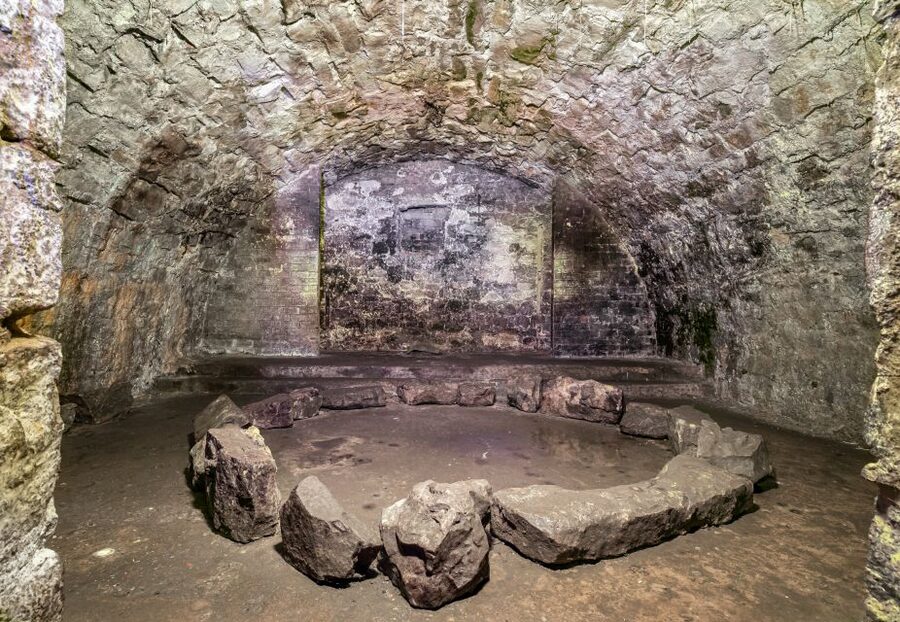 Edinburgh: Haunted Underground Vaults and Graveyard Tour - Greyfriars Bobby and the Human Stories Behind the Stones