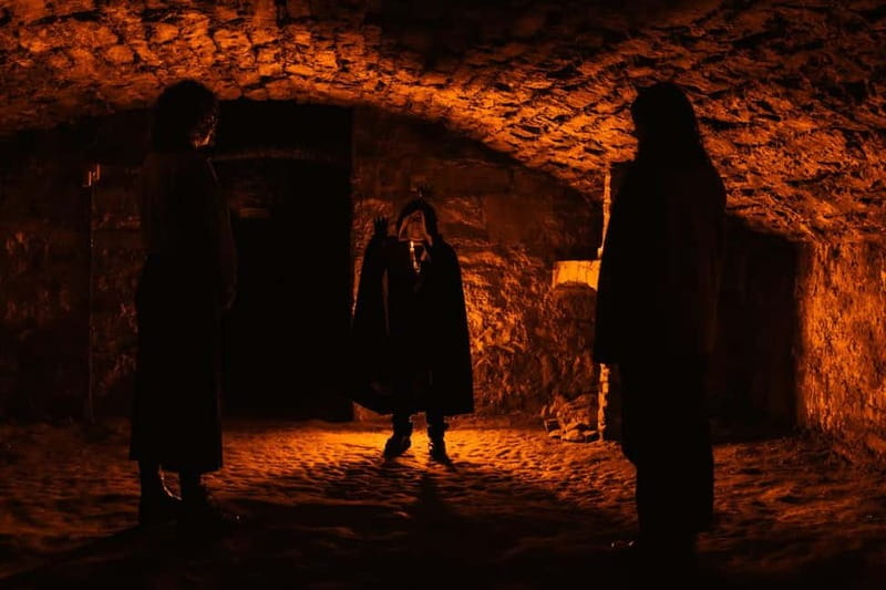 Edinburgh: Multi-Sensory Adults Haunted Vaults Night Tour - Starting at Mercat Cross in the Old Town