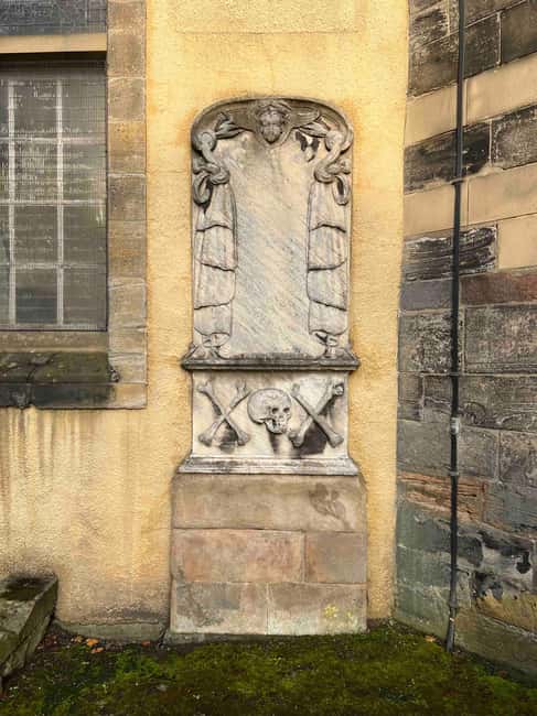 Edinburgh's Dark History Walking Tour - Why Edinburgh’s dark side works so well on foot