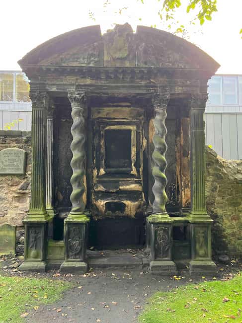 Edinburgh's Dark History Walking Tour - West Bow, Victoria Street, and the city’s theatrical side