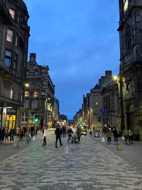 Edinburgh's Dark History Walking Tour - The upper Royal Mile and Brodie’s Close