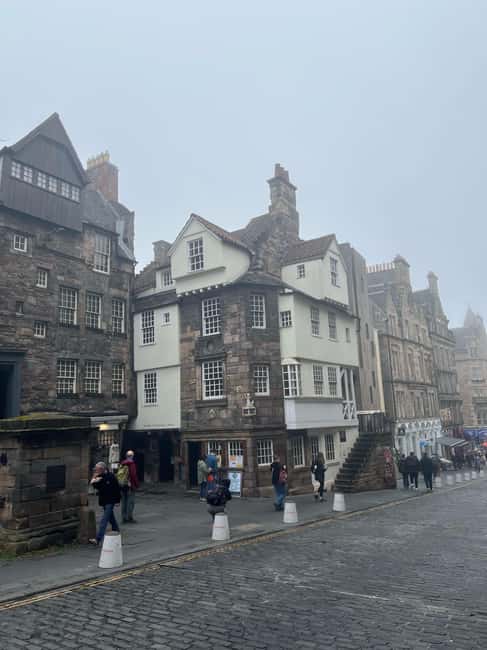 Edinburgh's Dark History Walking Tour - What Rob does well as a guide