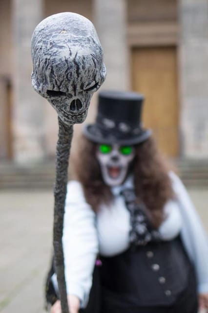 Elgin: High Street Graveyard Walking Tour - Start at the stone pillar on Elgin High Street