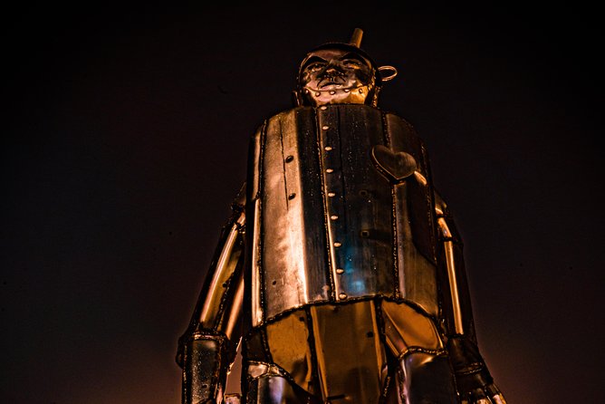 Embers of the Windy City: Chilling Chicago Ghost Tours - The Red Lion Pub and Chicago’s haunted taverns