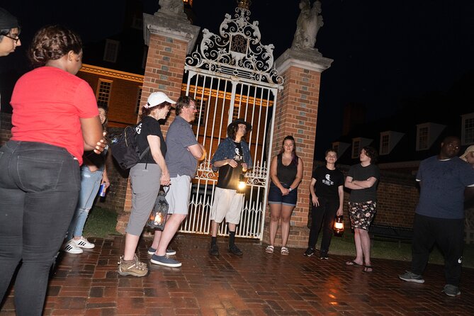 Embers of the Windy City: Chilling Chicago Ghost Tours - Why the guide matters so much