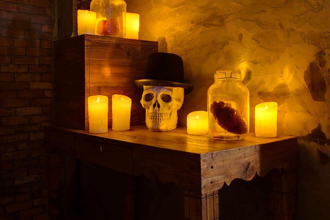 Escape Room: Escape Hunt Dubai - Jack The Ripper - A private room makes group size important