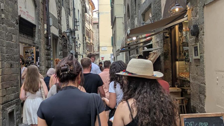 Florence Crimes, Murders & Ghosts Walking Tour with Tastings - Key points to know before booking
