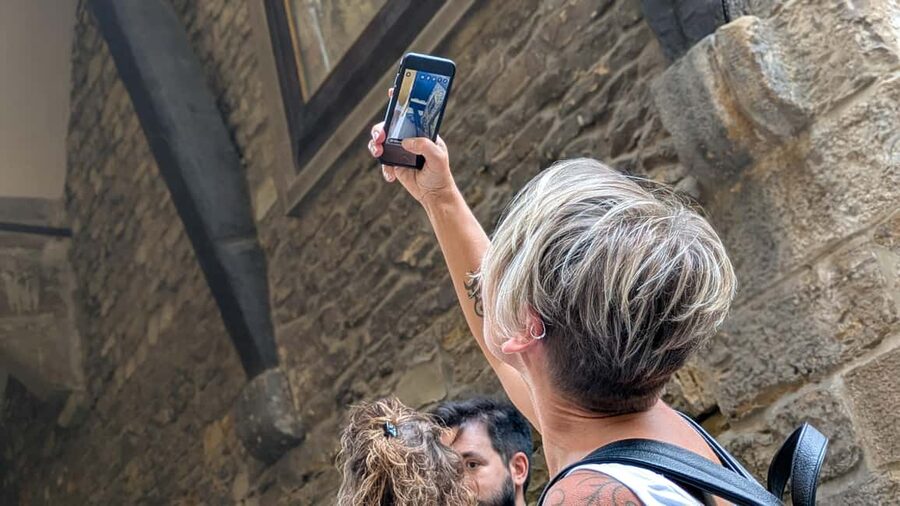 Florence: Ghost & Crimes Walking Tour with Tastings and Wine - Florence’s darker side, served with a glass of Chianti