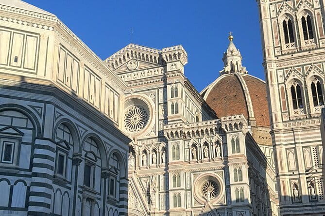 Florence Haunted Secrets: Echoes of the Dead Exploration Game - The historic center provides the final stretch