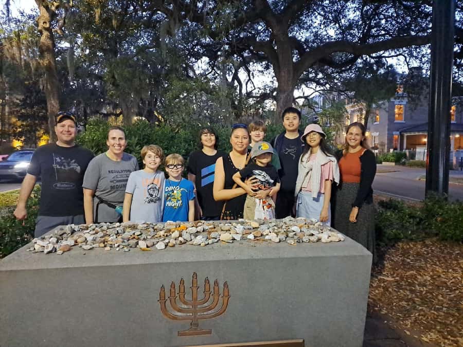 Fraidy Cat Ghost Tour - Family Fun in Haunted Savannah - Meeting at Columbia Square