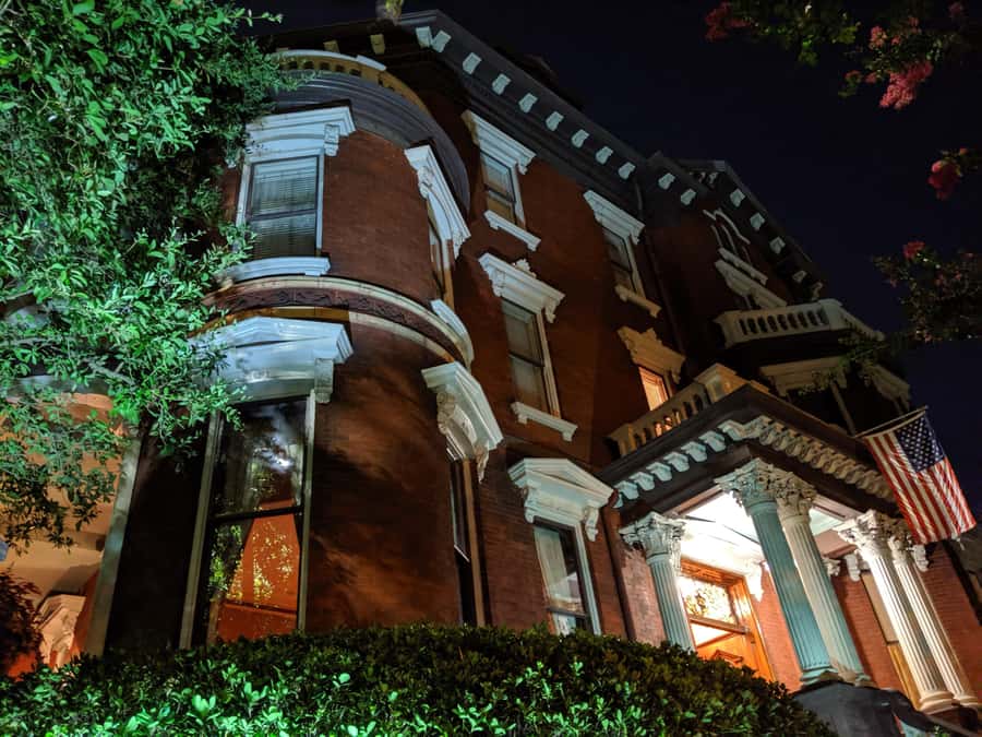 Fraidy Cat Ghost Tour - Family Fun in Haunted Savannah - Oglethorpe Square and the value of the evening atmosphere