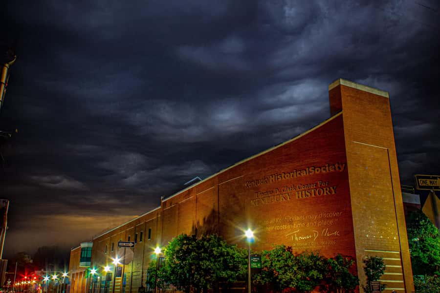 Frankfort Ghosts : Haunted Walking Tour - The cornet, lightning, and a Kentucky taboo