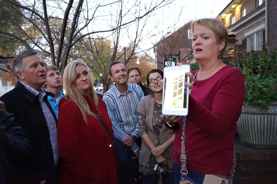 Franklin: Ghost Tour in Historic Franklin - The courthouse meeting point and downtown setting