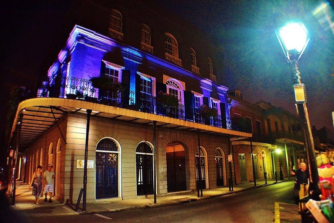 French Quarter Drunken Ghost and Vampire Tour - Finding the meeting point at Lafitte’s