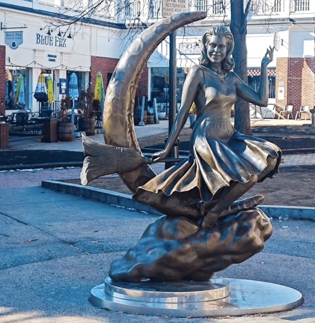From Boston: Salem Witch Trials History Tour - Narrow streets and colonial buildings