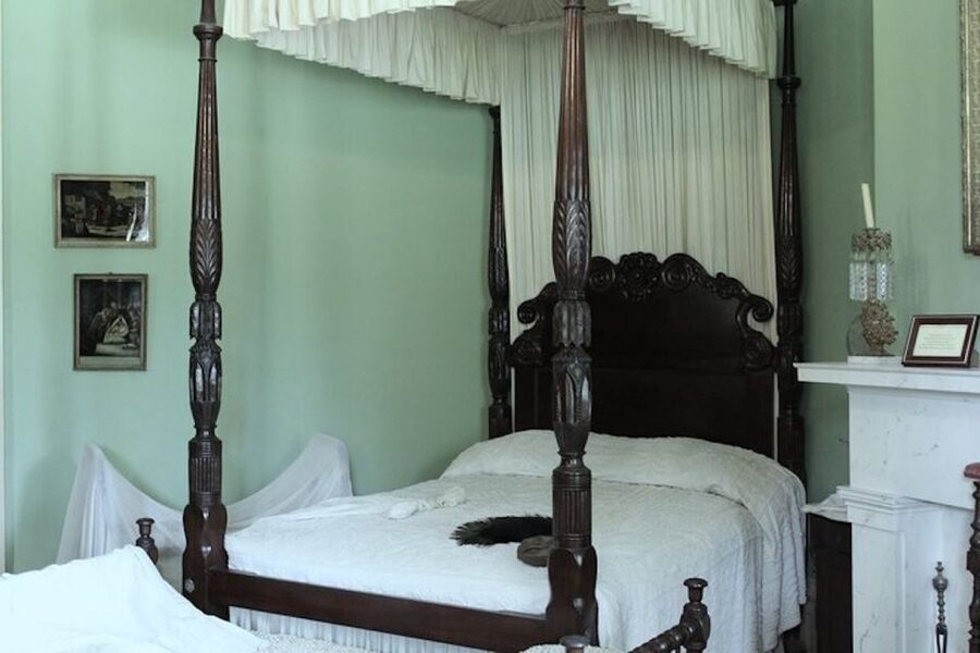 From New Orleans: Destrehan Plantation Haunted Night Tour - Why Destrehan feels different after dark