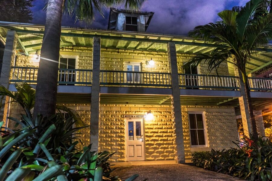 Ft. Lauderdale: Boos and Booze Haunted Pub Crawl - Esplanade Park and the sound of spirits