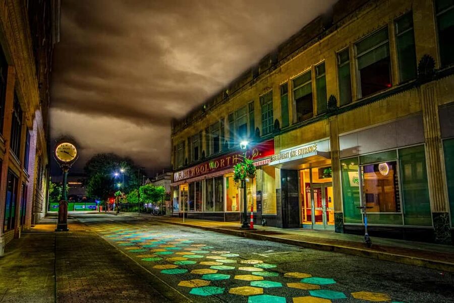 Gallows, Gunpowder & Graves of Greensboro Ghost Tours - Civil War stories at the Old Railway Depot