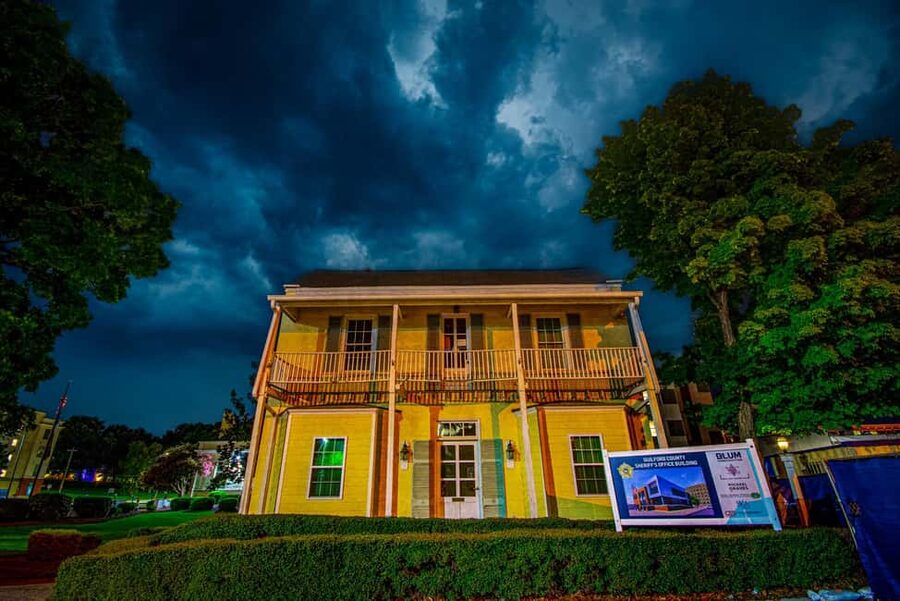 Gallows, Gunpowder & Graves of Greensboro Ghost Tours - How the one-hour format affects the experience