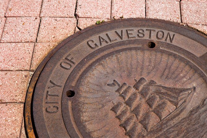 Galveston: Haunted Pub Crawl Walking Tour - Walking through old pubs after dark