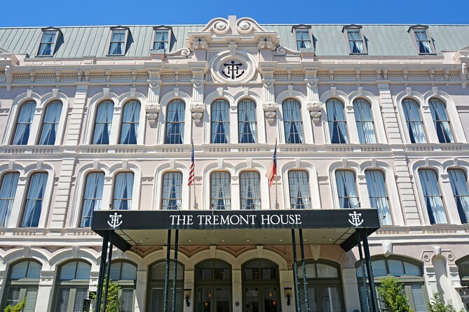 Galveston Haunted Smartphone Guided Audio Walking App - The woman in white at 2328 The Strand