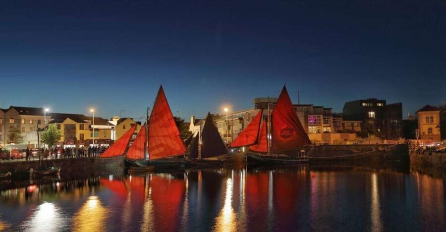 Galway: Dark History Guided City Walking Tour - Meeting at the green kiosk in Eyre Square