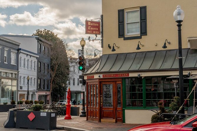 Georgetown Walking Tour: Spies, Presidents, and Exorcist Steps - Martin’s Tavern and the Kennedys